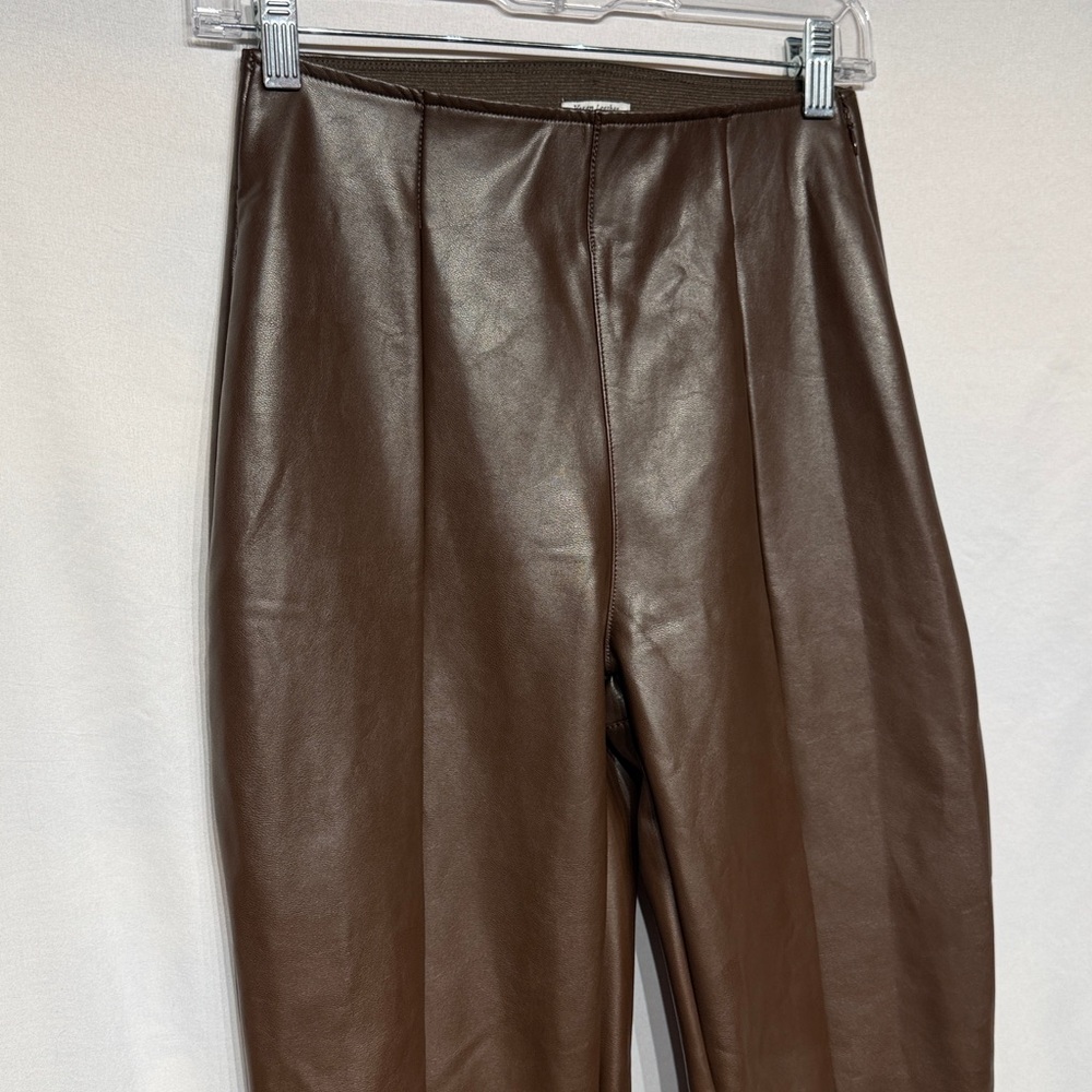 Abercrombie & Fitch Split-Hem Vegan Leather Curve Love Slim Flare Pant Brown - Picture 5 of 13